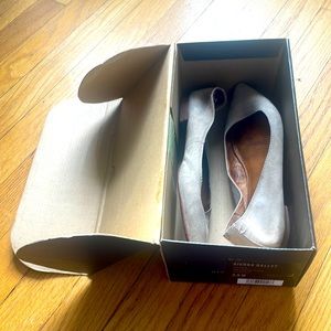 Frye tan suede pointed flats size 5